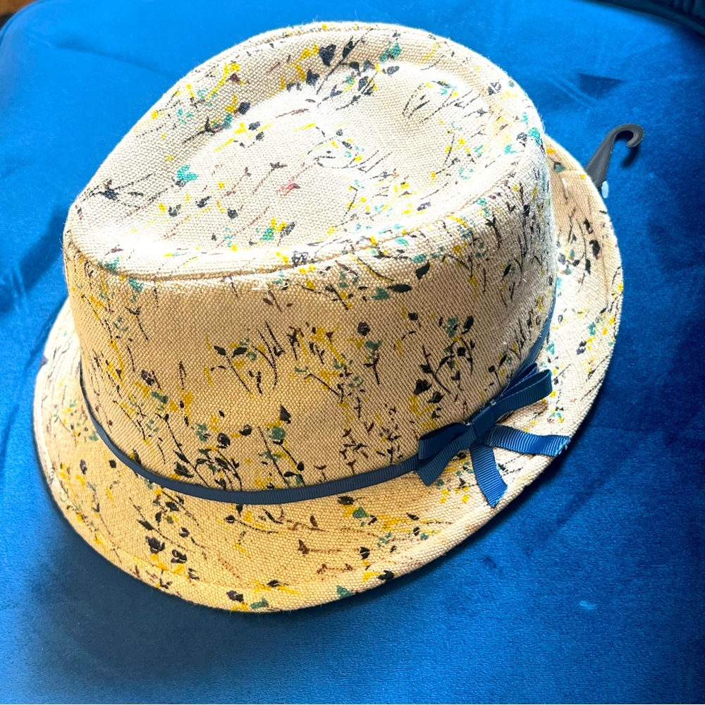 Studio 36 ivory and blue floral fedora - One size. New with tags